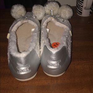 Tom’s women’s shoes size 11